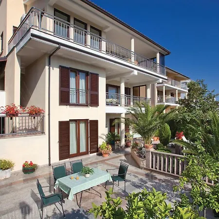 Apartmán Lovely In With Wifi Rabac